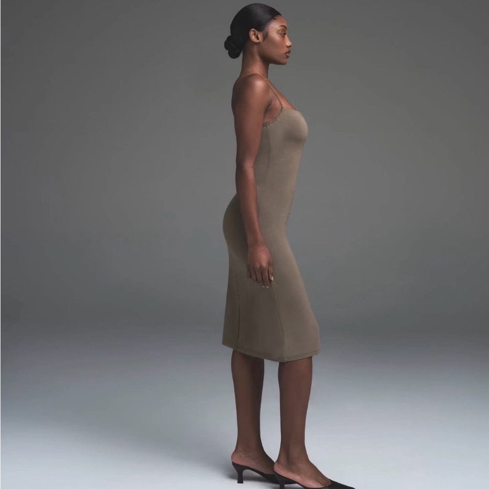 Skims NEW size med Truffle Midi Dress - Picture 3 of 6